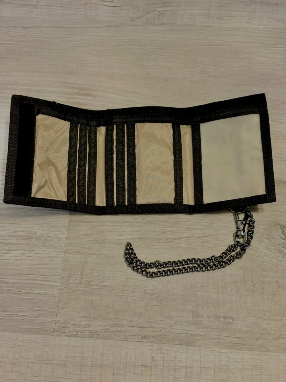 PacSafe Trifold Black Anti Theft Heavy Chain Walletsafe Travel PE081 Y2K Retired